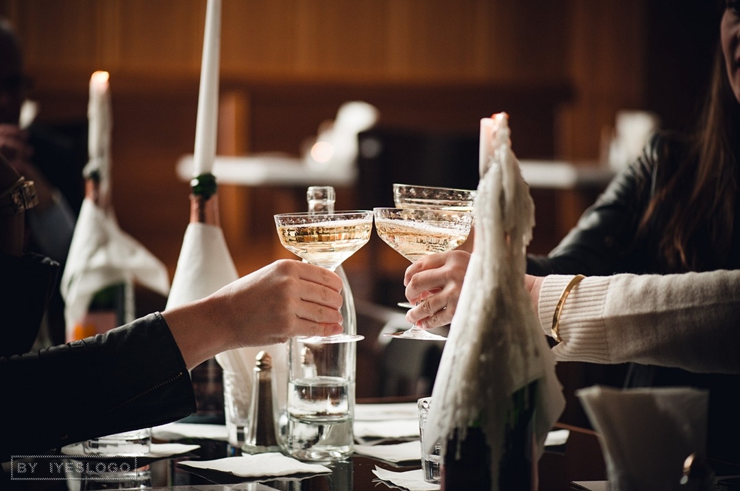 浪漫的餐厅 Gulasch & Champagne